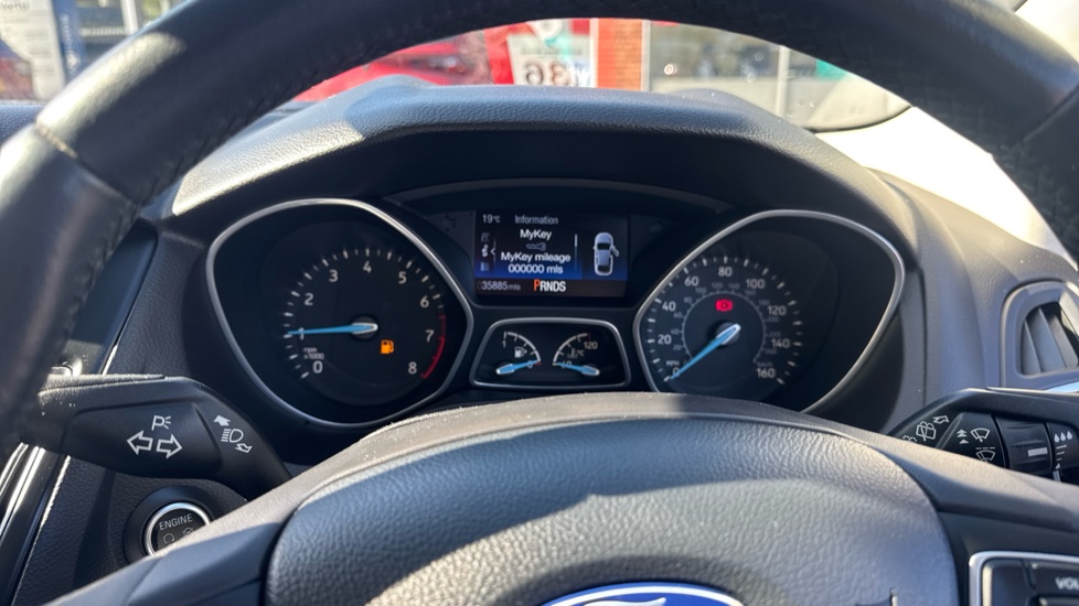 Ford Focus 1.0 EcoBoost 125 Titanium 5dr Auto Petrol Hatchback - Image 18