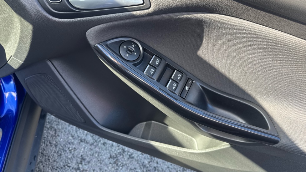 Ford Focus 1.0 EcoBoost 125 Titanium 5dr Auto Petrol Hatchback - Image 31