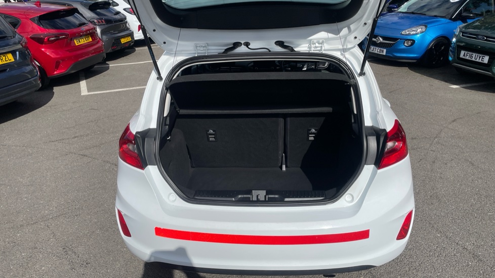 Ford Fiesta 1.0 EcoBoost Zetec 5dr Petrol Hatchback - Image 4