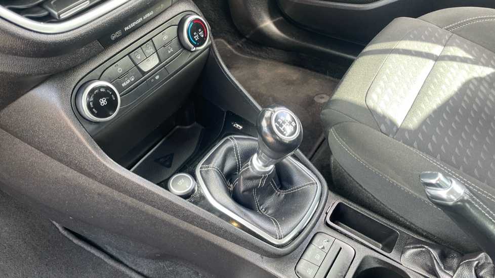 Ford Fiesta 1.0 EcoBoost Zetec 5dr Petrol Hatchback - Image 13