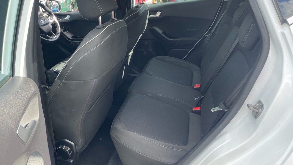 Ford Fiesta 1.0 EcoBoost Zetec 5dr Petrol Hatchback - Image 16