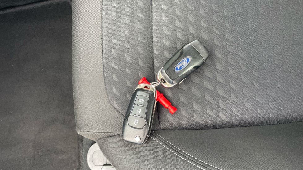 Ford Fiesta 1.0 EcoBoost Zetec 5dr Petrol Hatchback - Image 20