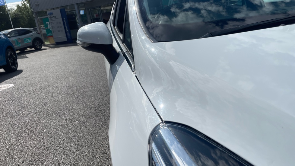 Ford Fiesta 1.0 EcoBoost Zetec 5dr Petrol Hatchback - Image 25