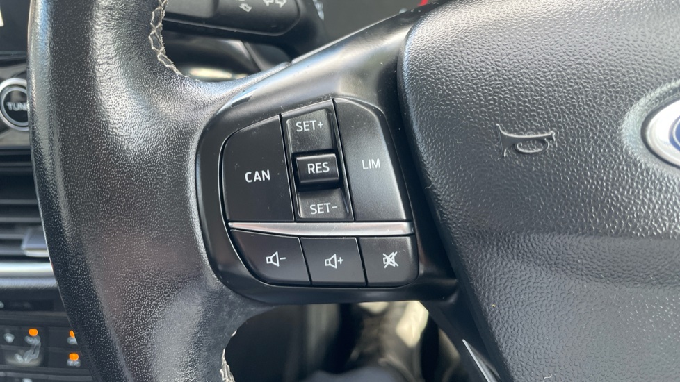 Ford Fiesta 1.0 EcoBoost Zetec 5dr Petrol Hatchback - Image 31