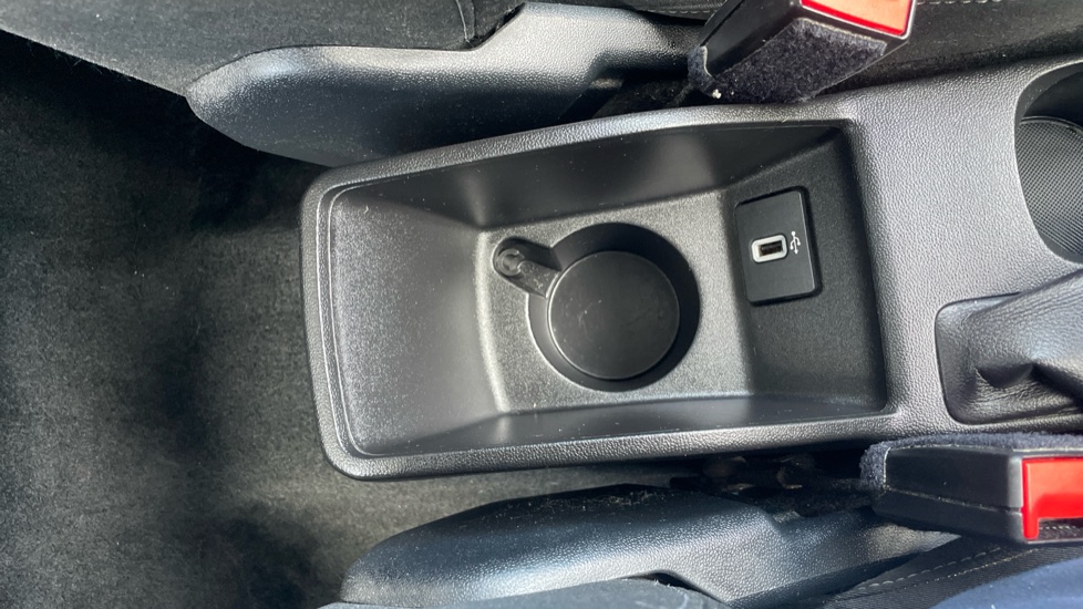 Ford Fiesta 1.0 EcoBoost Zetec 5dr Petrol Hatchback - Image 40