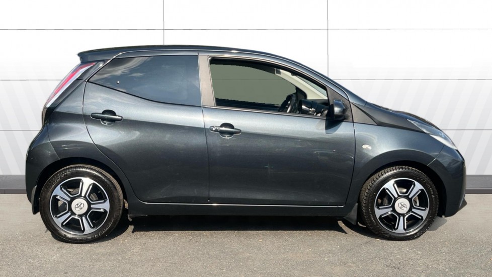 Toyota Aygo 1.0 VVT-i X-Clusiv 3 5dr Petrol Hatchback - Image 5
