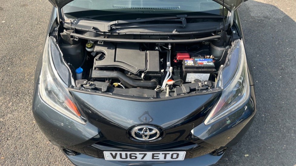 Toyota Aygo 1.0 VVT-i X-Clusiv 3 5dr Petrol Hatchback - Image 8