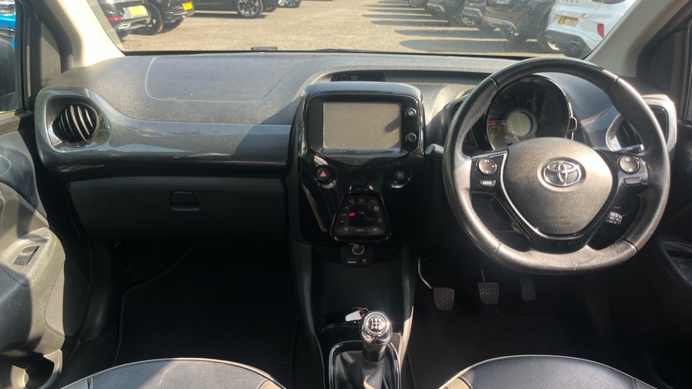 Toyota Aygo 1.0 VVT-i X-Clusiv 3 5dr Petrol Hatchback - Image 10