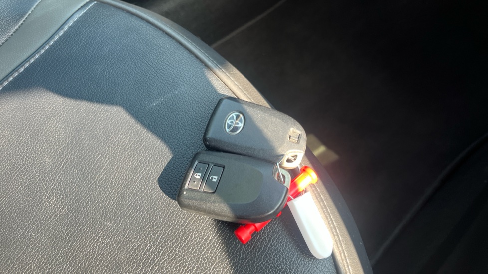Toyota Aygo 1.0 VVT-i X-Clusiv 3 5dr Petrol Hatchback - Image 20