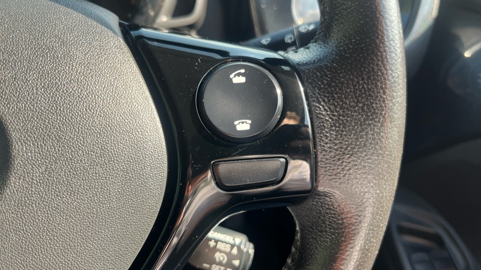 Toyota Aygo 1.0 VVT-i X-Clusiv 3 5dr Petrol Hatchback - Image 26