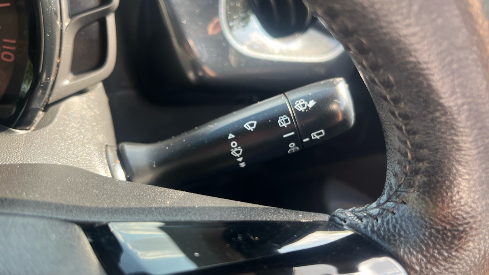 Toyota Aygo 1.0 VVT-i X-Clusiv 3 5dr Petrol Hatchback - Image 27