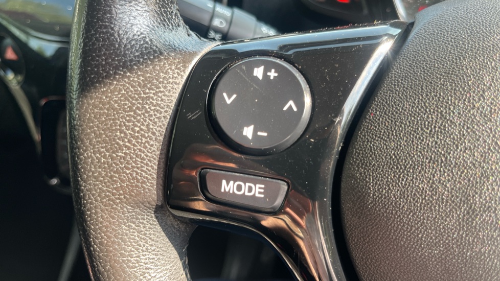 Toyota Aygo 1.0 VVT-i X-Clusiv 3 5dr Petrol Hatchback - Image 28