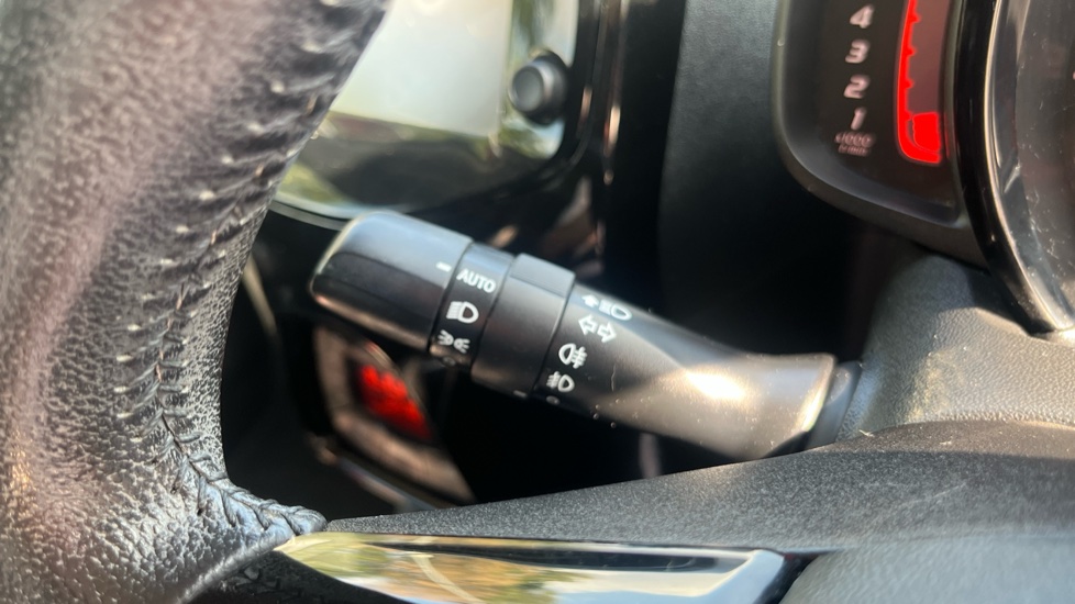 Toyota Aygo 1.0 VVT-i X-Clusiv 3 5dr Petrol Hatchback - Image 29