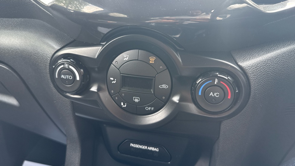 Ford EcoSport 1.0 EcoBoost Titanium 5dr Petrol Hatchback - Image 34