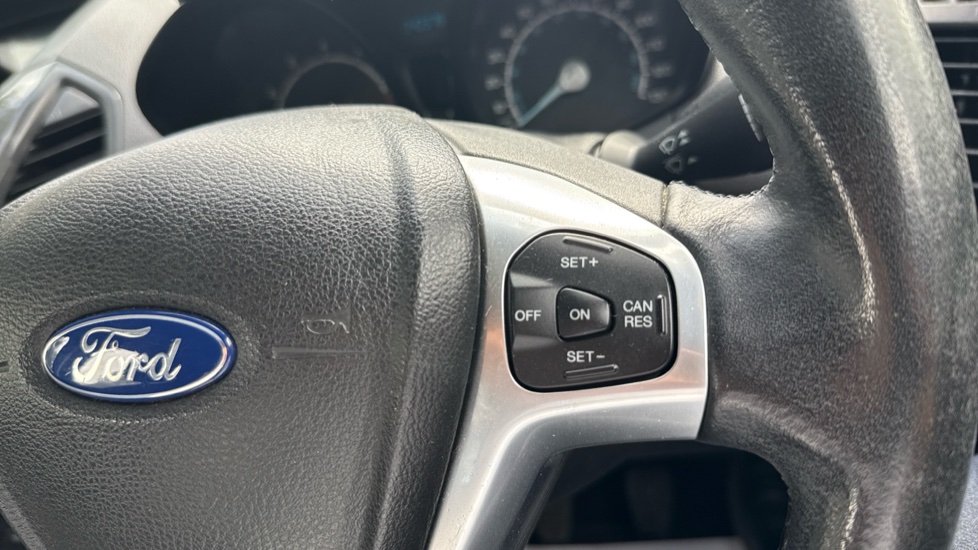 Ford EcoSport 1.0 EcoBoost Titanium 5dr Petrol Hatchback - Image 38