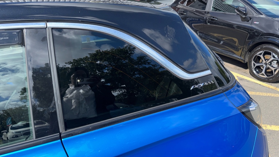 Vauxhall Adam 1.4i Slam 3dr Petrol Hatchback - Image 27