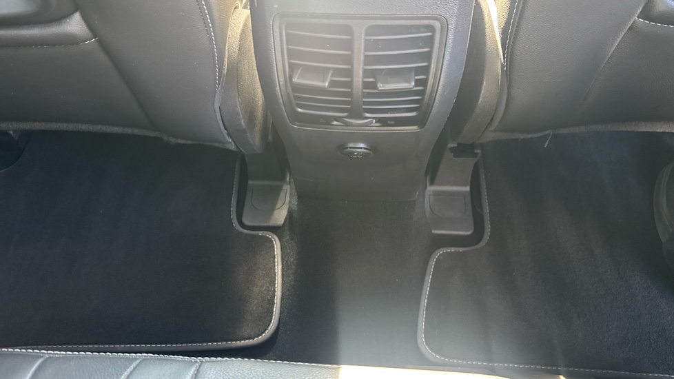 Ford Kuga 1.5 EcoBoost 182 Titanium X 5dr Auto Petrol Estate - Image 39