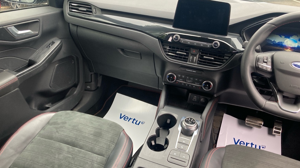 Ford Kuga 2.5 FHEV ST-Line X Edition 5dr CVT Hybrid Estate - Image 14