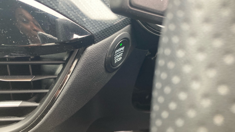 Ford Kuga 2.5 FHEV ST-Line X Edition 5dr CVT Hybrid Estate - Image 23