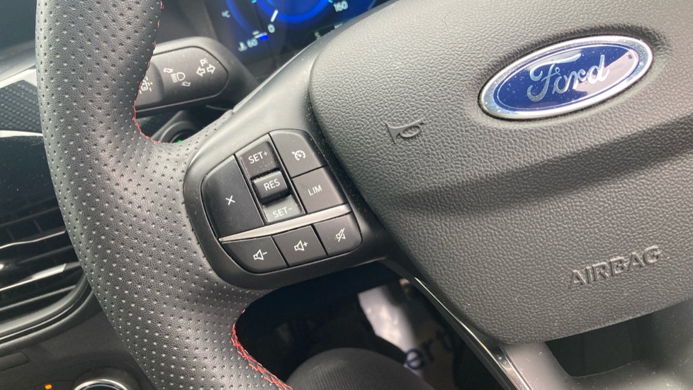 Ford Kuga 2.5 FHEV ST-Line X Edition 5dr CVT Hybrid Estate - Image 24