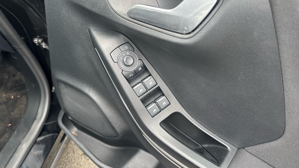 Ford Puma 1.0 EcoBoost Hybrid mHEV ST-Line 5dr Petrol Hatchback - Image 27