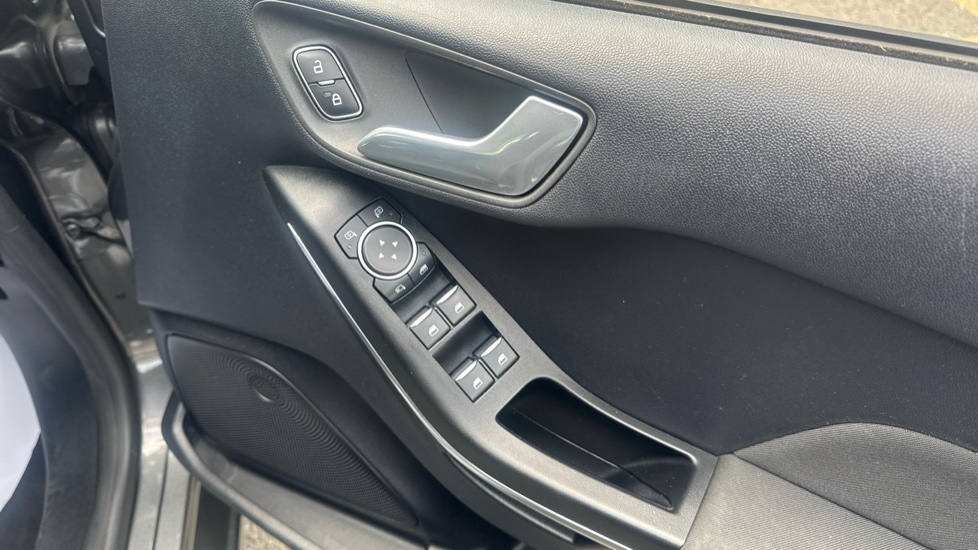 Ford Fiesta 1.0 EcoBoost 95 Titanium 5dr Petrol Hatchback - Image 30