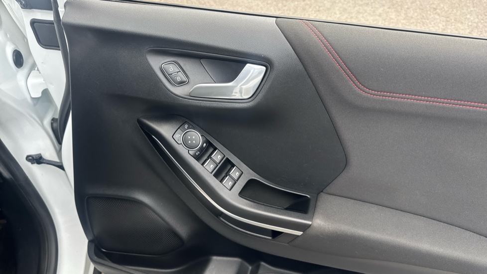 Ford Puma 1.0 EcoBoost Hybrid mHEV ST-Line 5dr Petrol Hatchback - Image 30