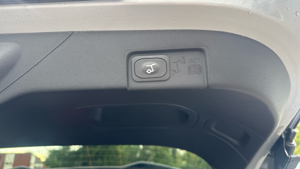 Ford Puma 1.0 EcoBoost Hybrid mHEV Sound Edition 5dr DCT Petrol Hatchback - Image 40