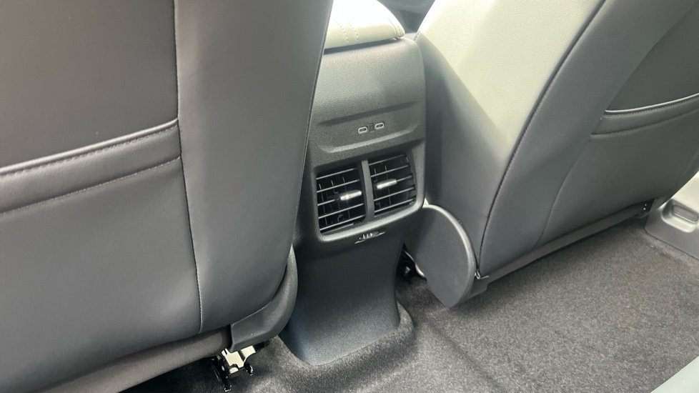 Ford Explorer 210kW Premium 79kWh 5dr Auto [Driver Assist Pack] Electric Estate - Image 42