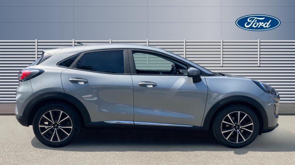 Ford Puma 1.0 EcoBoost Hybrid mHEV Titanium 5dr Petrol Hatchback - Image 5