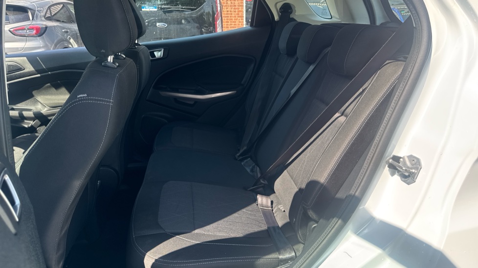 Ford EcoSport 1.0 EcoBoost Zetec 5dr Petrol Hatchback - Image 16