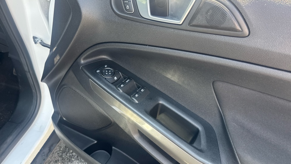 Ford EcoSport 1.0 EcoBoost Zetec 5dr Petrol Hatchback - Image 25