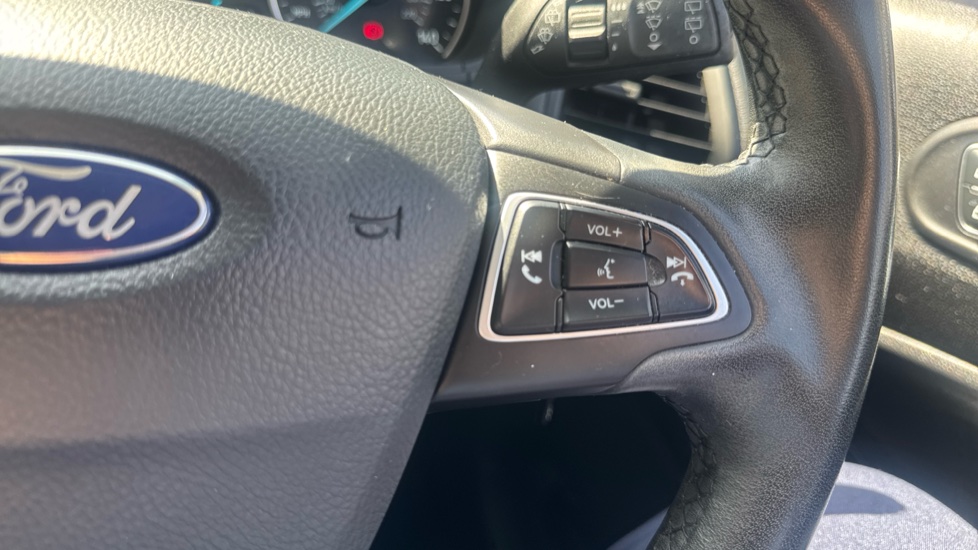 Ford EcoSport 1.0 EcoBoost Zetec 5dr Petrol Hatchback - Image 28