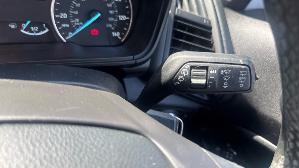 Ford EcoSport 1.0 EcoBoost Zetec 5dr Petrol Hatchback - Image 29