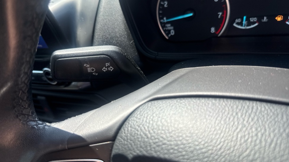Ford EcoSport 1.0 EcoBoost Zetec 5dr Petrol Hatchback - Image 30