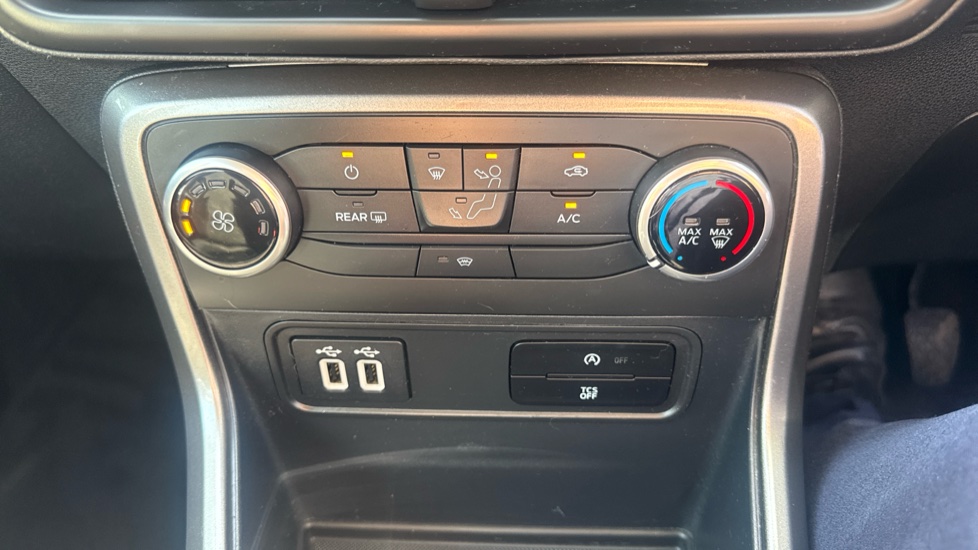 Ford EcoSport 1.0 EcoBoost Zetec 5dr Petrol Hatchback - Image 31
