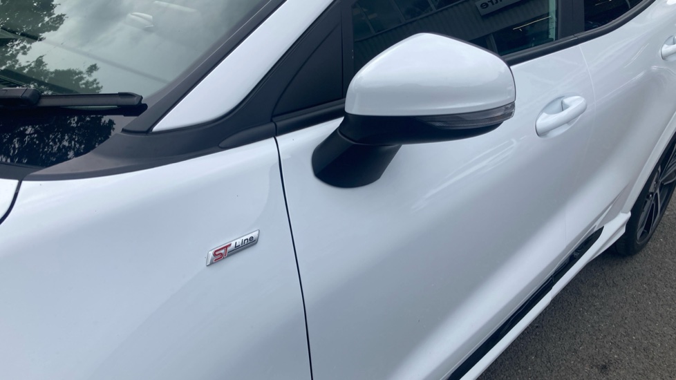 Ford Puma 1.0 EcoBoost Hybrid mHEV ST-Line X 5dr Petrol Hatchback - Image 29