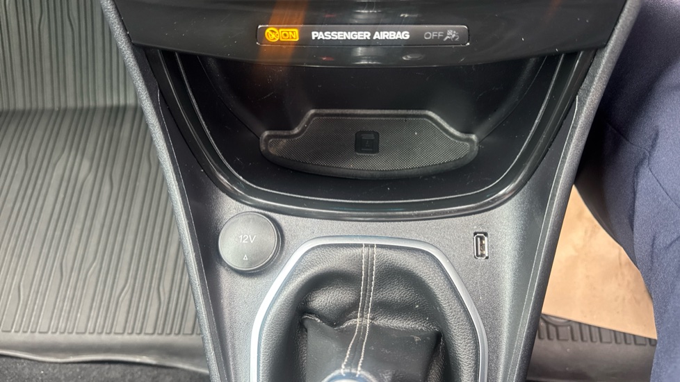 Ford Puma 1.0 EcoBoost Hybrid mHEV Titanium 5dr Petrol Hatchback - Image 31