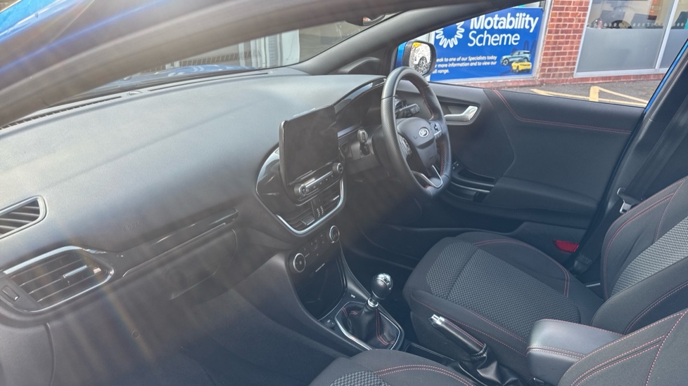 Ford Puma 1.0 EcoBoost Hybrid mHEV ST-Line 5dr Petrol Hatchback - Image 9