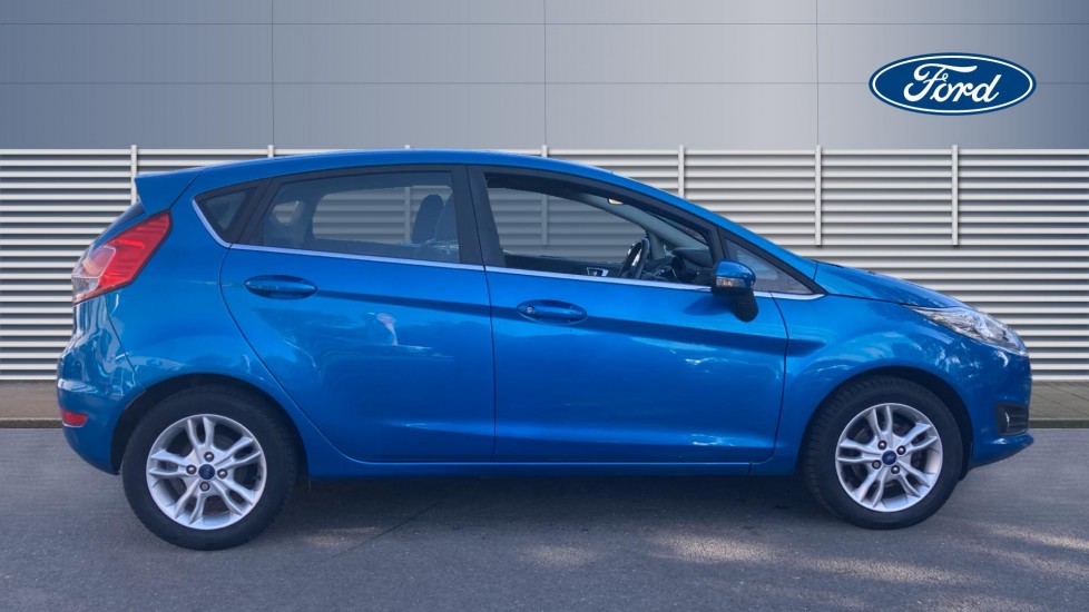 Ford Fiesta 1.25 82 Zetec 5dr Petrol Hatchback - Image 5