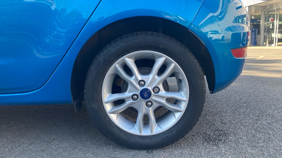 Ford Fiesta 1.25 82 Zetec 5dr Petrol Hatchback - Image 7