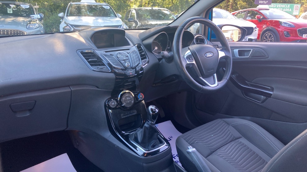 Ford Fiesta 1.25 82 Zetec 5dr Petrol Hatchback - Image 9