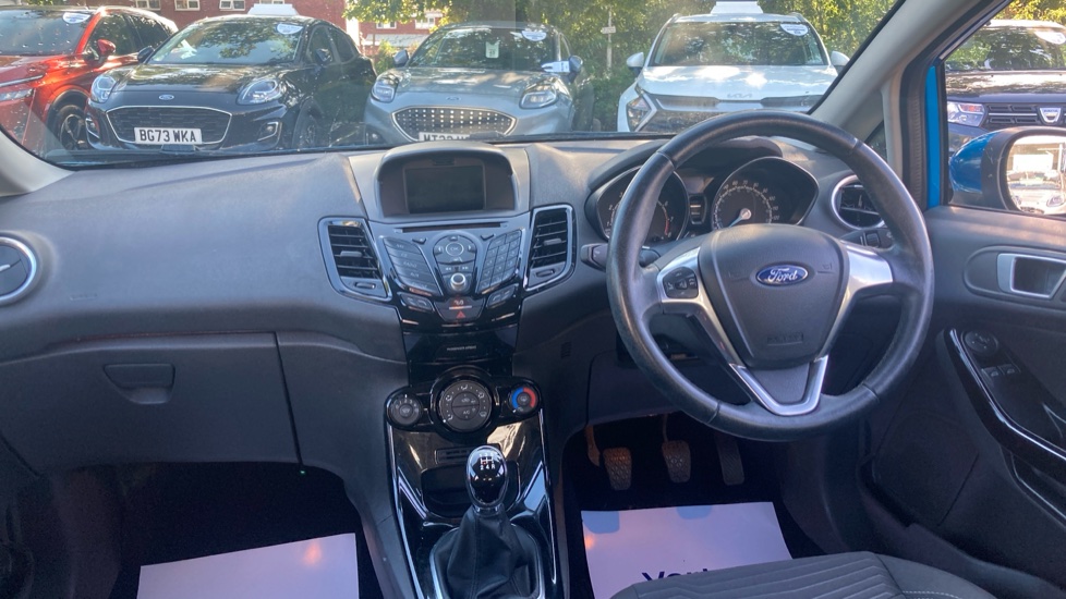 Ford Fiesta 1.25 82 Zetec 5dr Petrol Hatchback - Image 10