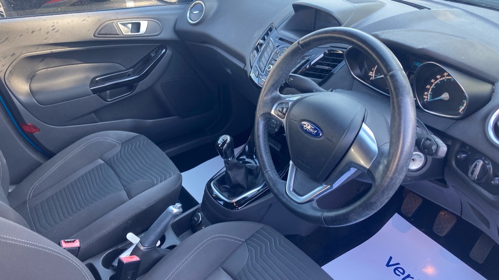 Ford Fiesta 1.25 82 Zetec 5dr Petrol Hatchback - Image 11