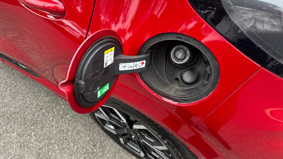 Ford Puma 1.0 EcoBoost Hybrid mHEV ST-Line X 5dr Petrol Hatchback - Image 21