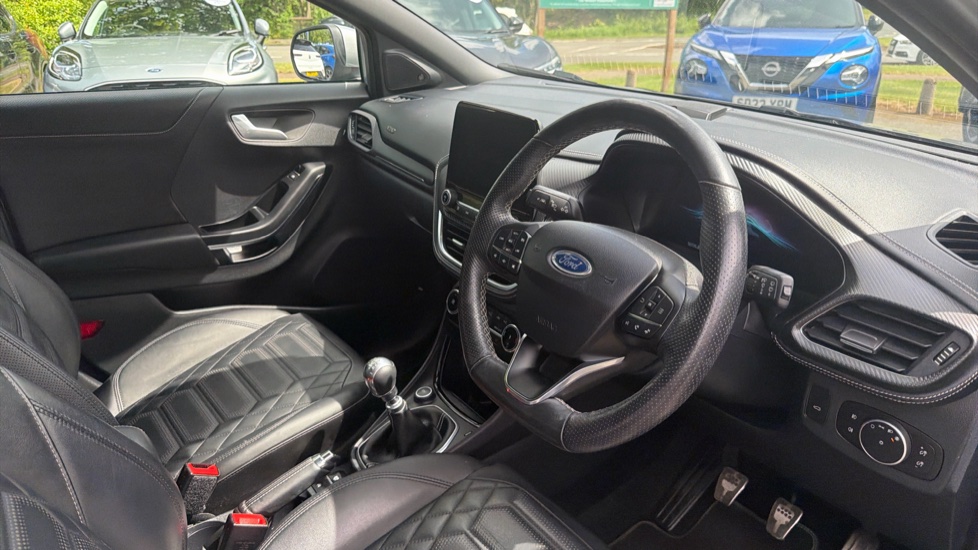 Ford Puma 1.0 EcoBoost Hybrid mHEV 155 ST-Line Vignale 5dr Petrol Hatchback - Image 11