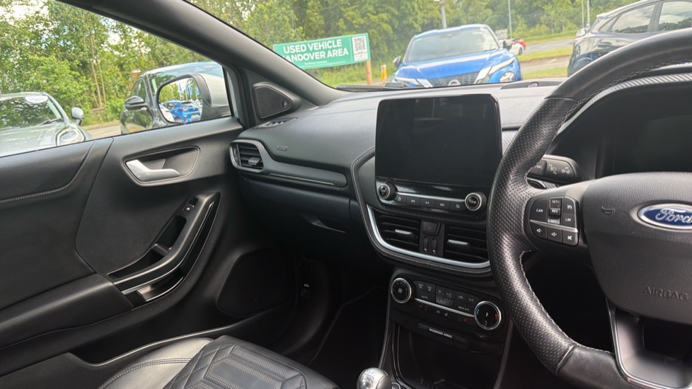 Ford Puma 1.0 EcoBoost Hybrid mHEV 155 ST-Line Vignale 5dr Petrol Hatchback - Image 14