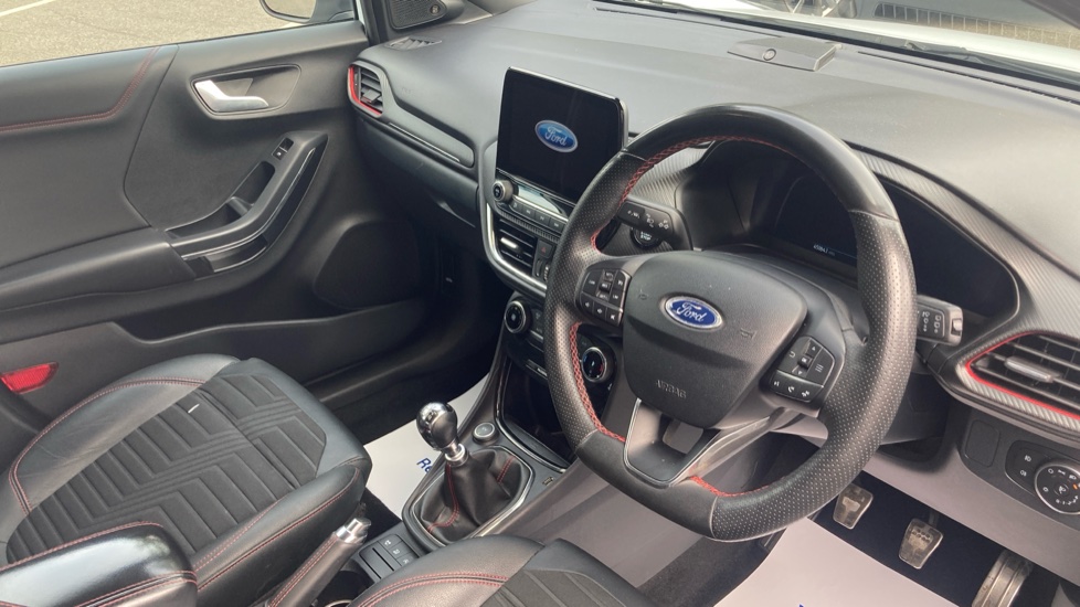 Ford Puma 1.0 EcoBoost Hybrid mHEV ST-Line X 5dr Petrol Hatchback - Image 11