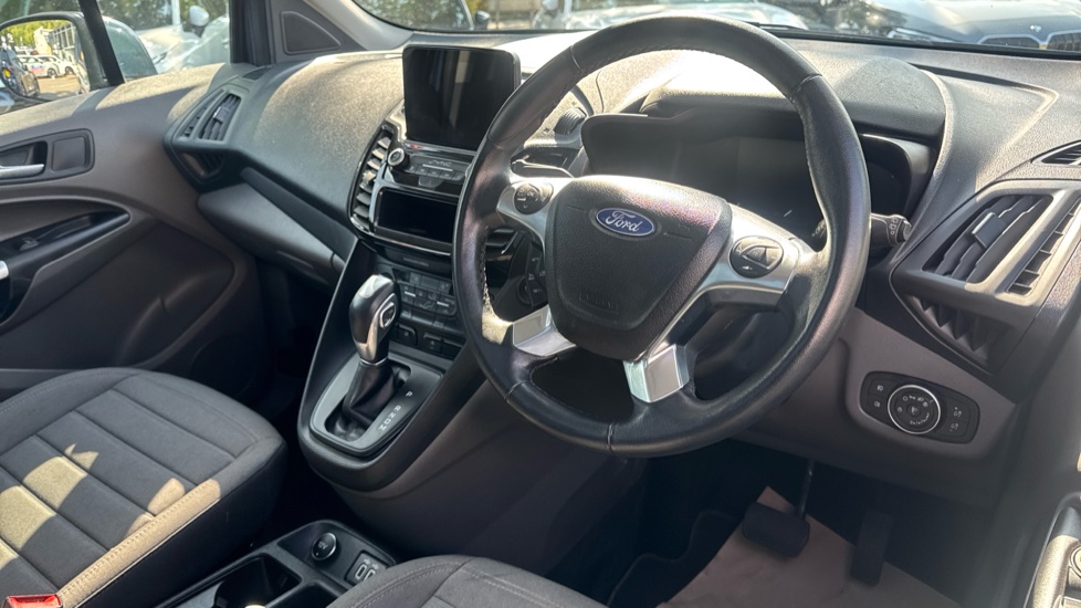 Ford Tourneo Connect 1.5 EcoBlue 120 Titanium 5dr Powershift Diesel Estate - Image 11