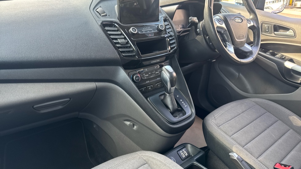 Ford Tourneo Connect 1.5 EcoBlue 120 Titanium 5dr Powershift Diesel Estate - Image 13